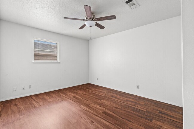 Building Photo - 1409 Paseo Del Oro