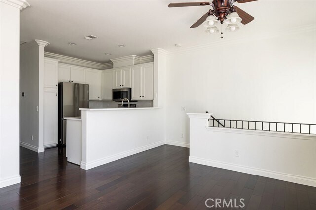 Building Photo - 12 Rabano