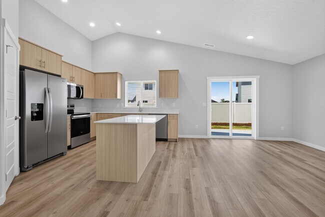 Building Photo - Brand New 4bd/2ba Single Level Nampa Home w/3-Car Garage