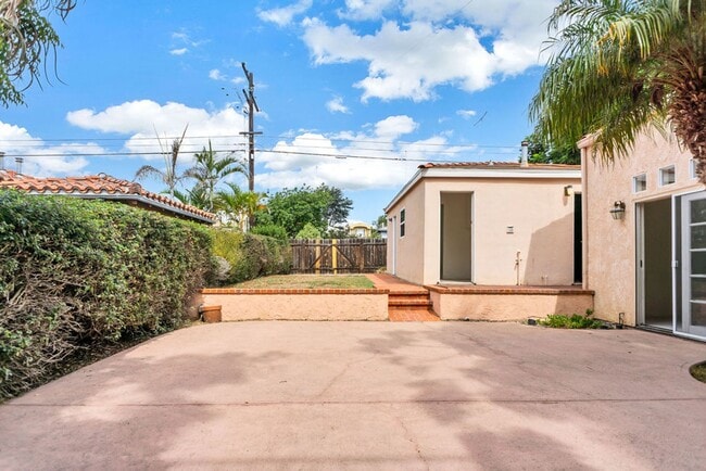 Building Photo - Great detached Home in Pacific Beach! Avai...