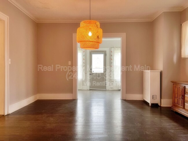 Building Photo - 1525 Edison St