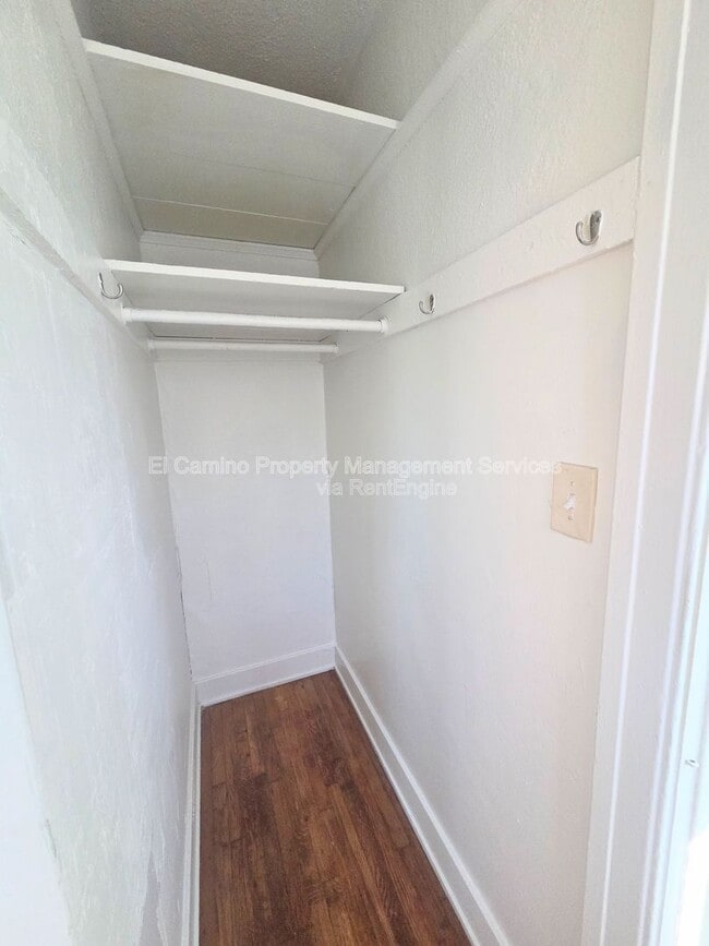 Building Photo - 2276 W 28th St