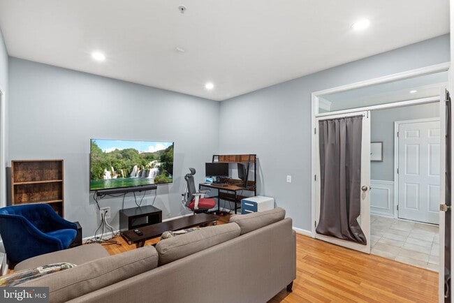 Building Photo - 2500 Clairmont View Way