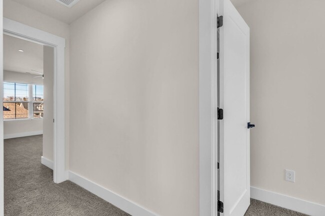 Building Photo - Charming New Build