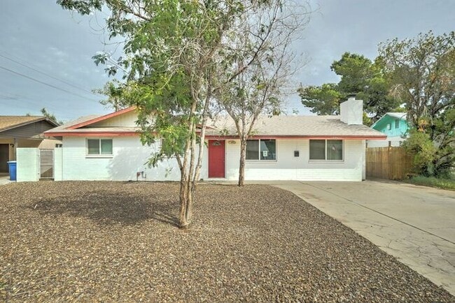 Building Photo - READY TO VIEW NOW! Charming 3-Bedroom Home Near ASU – Prime Location!