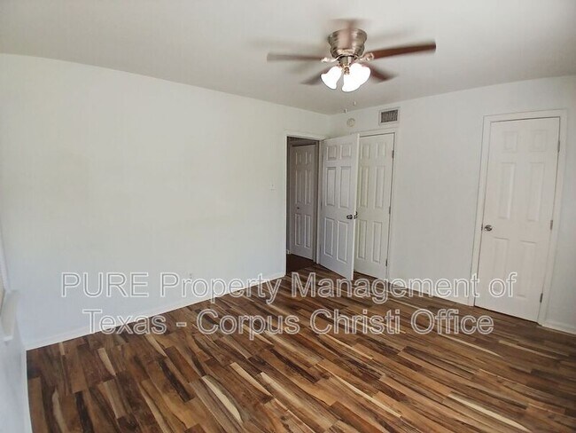 Building Photo - 901 Furman Ave