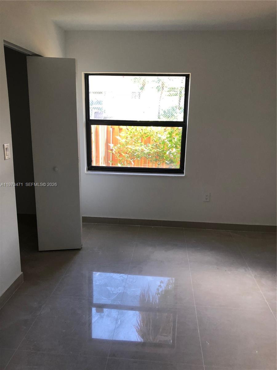 Building Photo - 8883 Fontainebleau Blvd