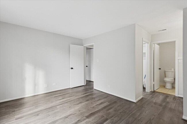 Building Photo - 1601 Thames Ct