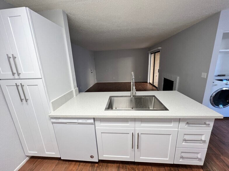 Building Photo - 5236 W Peoria Ave