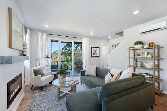 Building Photo - 4 Bed | 3.5 Bathroom | 1840 Sq Ft | $3,400