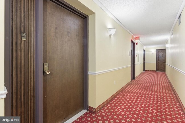 Building Photo - 250 S Reynolds St