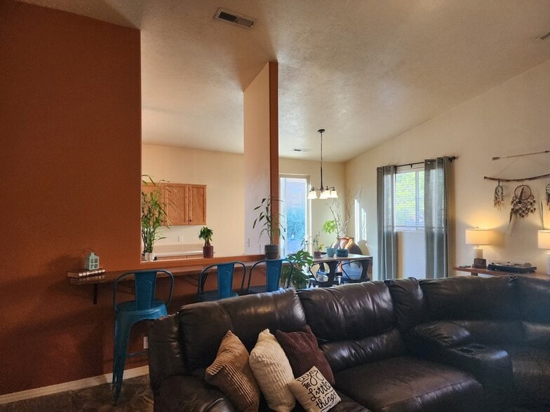 Building Photo - 2164 W 970 N