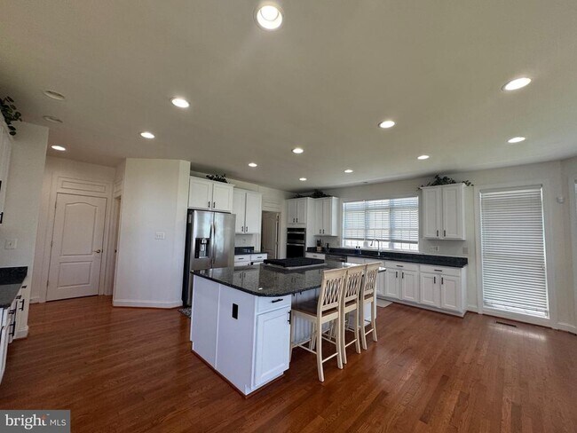 Building Photo - 5117 Sante Fe Ct