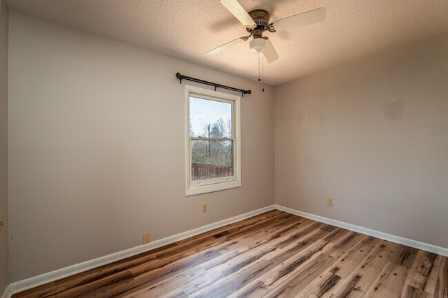 Building Photo - 477 Clement Rd