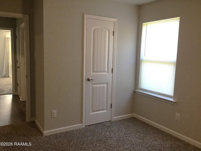 Building Photo - 111 Abbeywood Ct