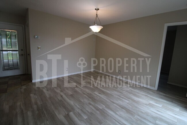 Building Photo - Beautiful 3BR Home in The Highlands Subdivision