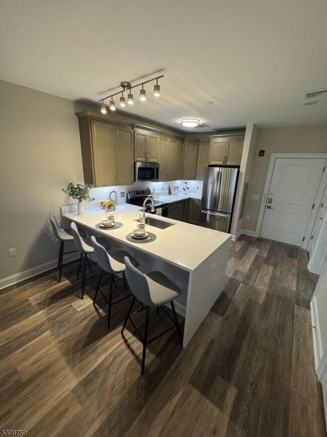 Building Photo - 7 Theta Dr