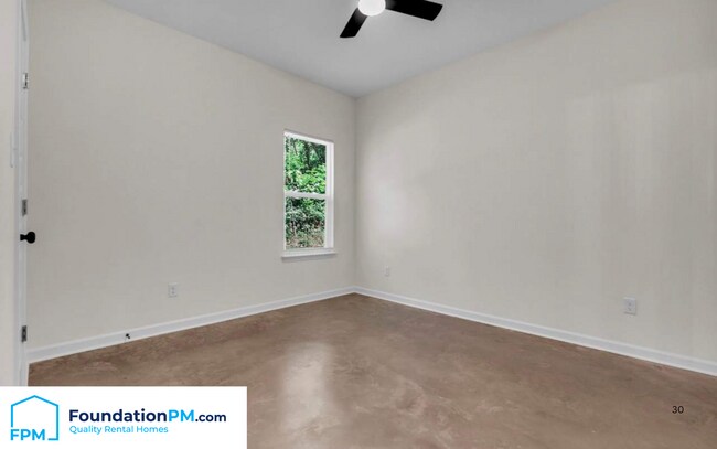 Building Photo - 1374 Dow Pl