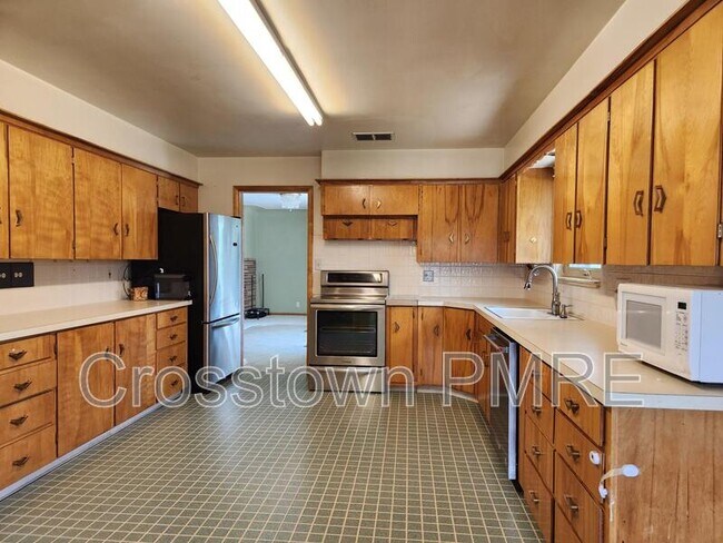 Building Photo - 1326 Fremont Ct