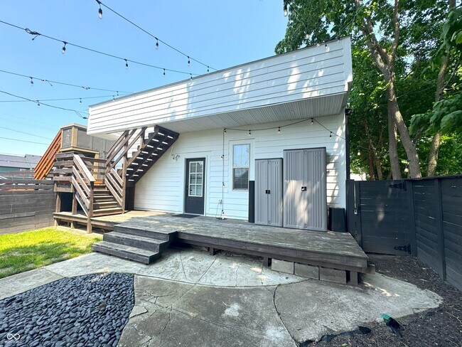 Building Photo - 1818 N Cornell Ave