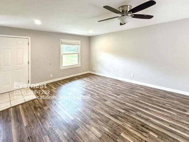 Building Photo - 122 Brawley Dr