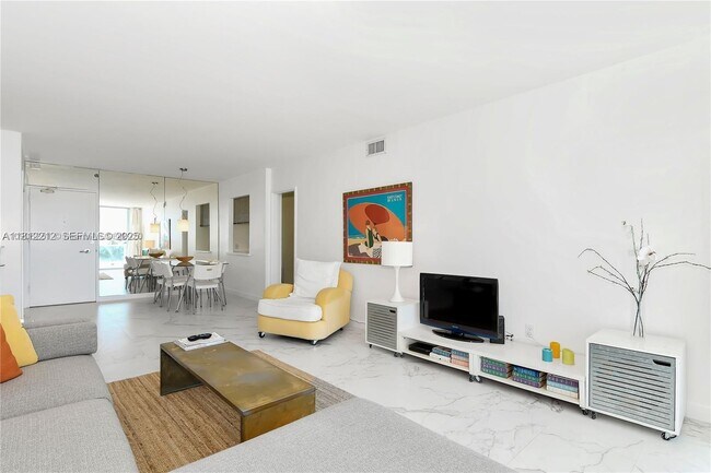 Building Photo - 5151 Collins Ave