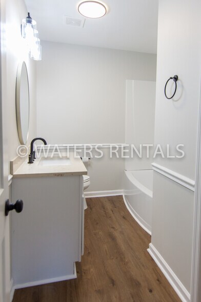 Master Bath - 156 Soren Ln