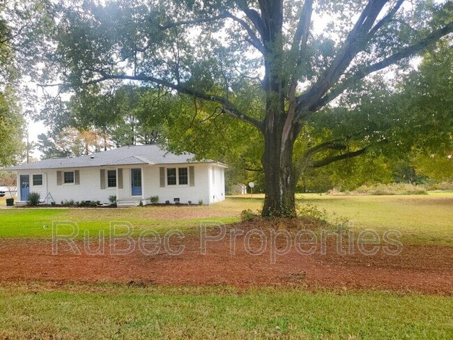 Building Photo - 15640 Ewart Rd