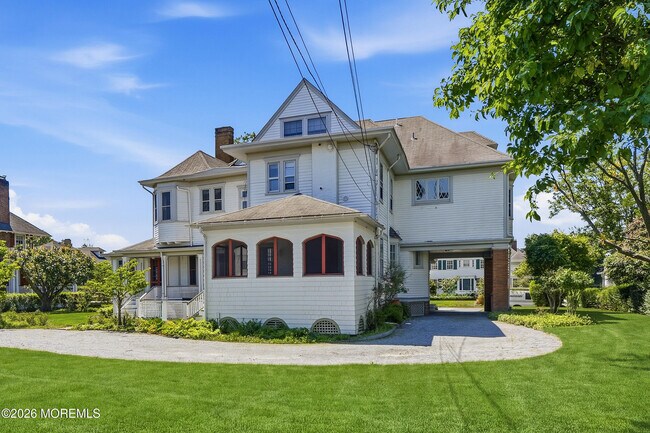 Building Photo - 211 Cedar Ave
