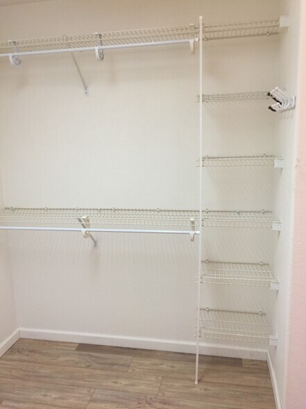 Building Photo - 1221 Skeeters Ln