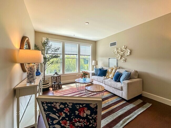 Building Photo - 25 Stonehaven Dr