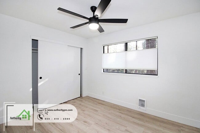 Building Photo - 30522 Sleepy Hollow Dr