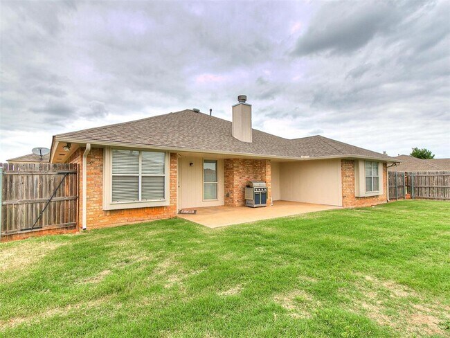 Building Photo - 2700 NW 161st Cir