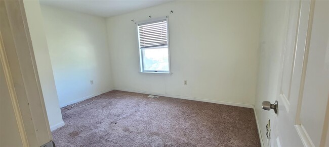 Building Photo - 21 Zugibe Ct