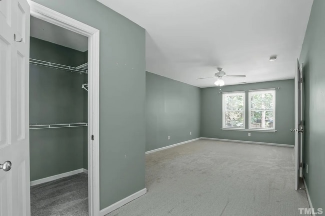 Building Photo - 105 Lone Tree Ct