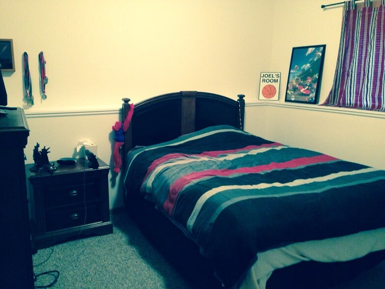 Building Photo - 1206 Hansen St