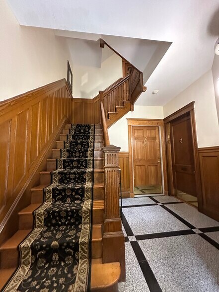 Building Photo - 191 Winthrop Rd