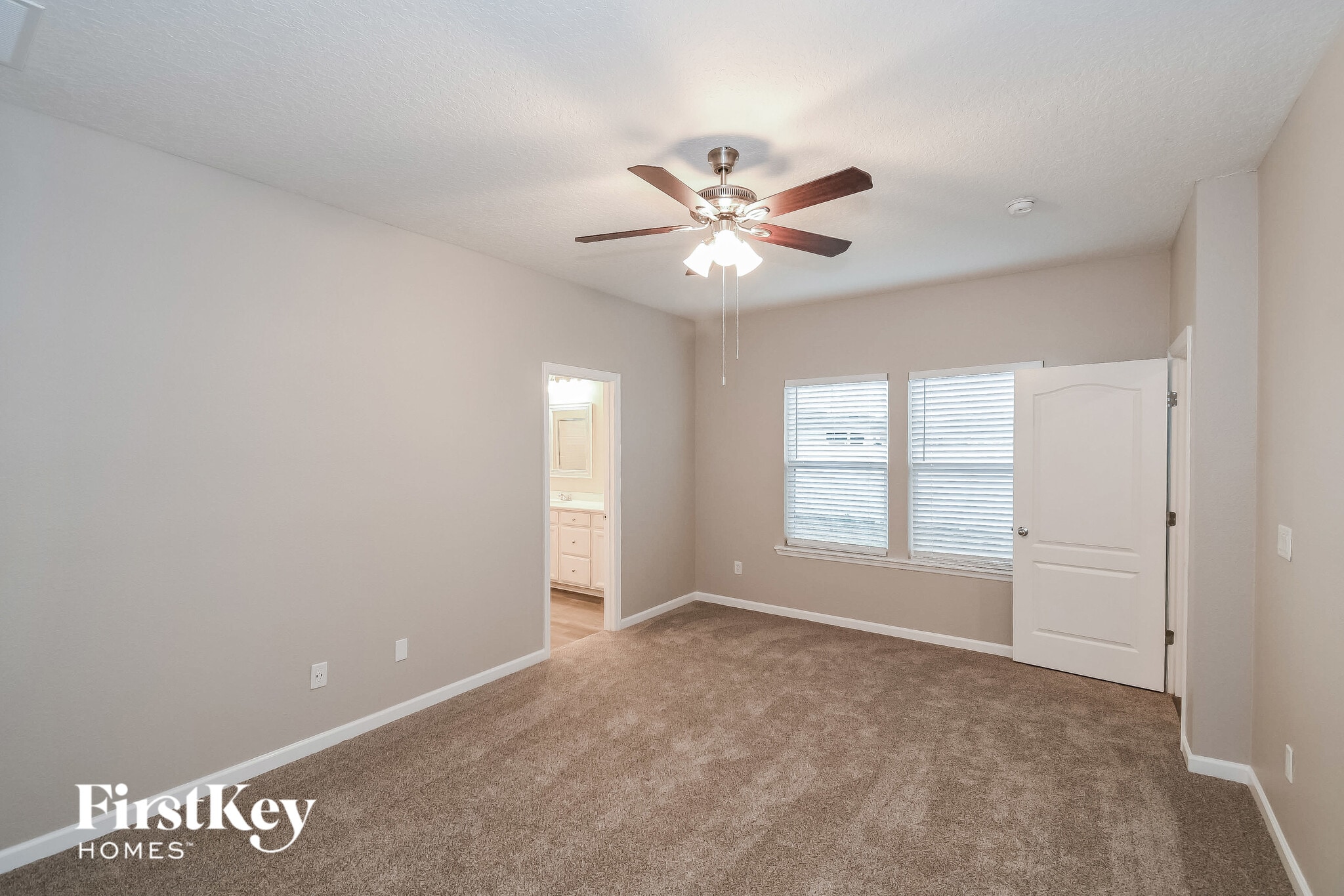 Building Photo - 1312 Kendall Dr