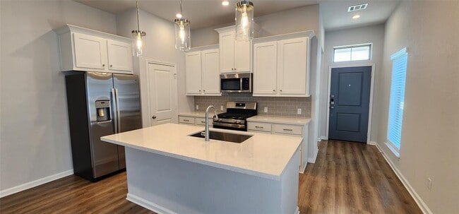 Building Photo - 500 Los Olives Ln