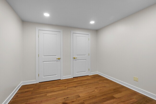 Building Photo - 628 Martin Ln