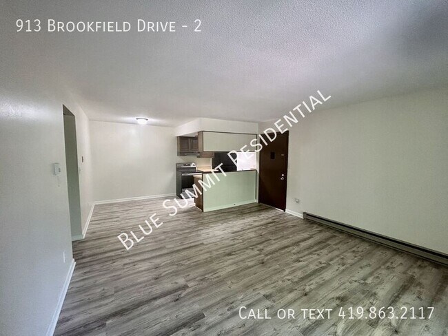 Primary Photo - 913 Brookfield Dr