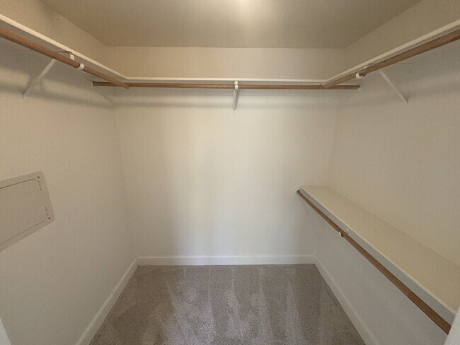 Building Photo - Beautiful 2 Bed, 2 Bath Apartment Home in The Phoenician – Resort-Style Living in Roseville!