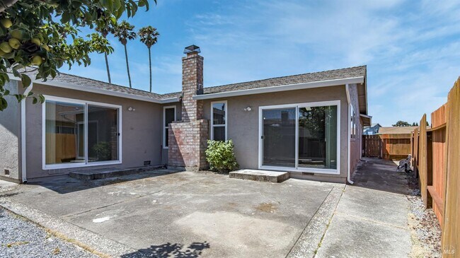 Building Photo - 340 Mokelumne Dr