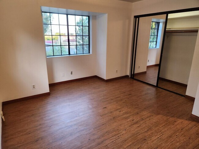Building Photo - 199 N Hermosa Ave