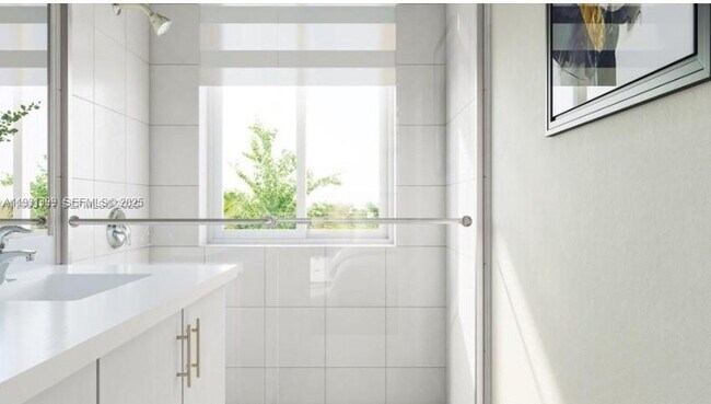 Building Photo - 701 SE 14th Ct