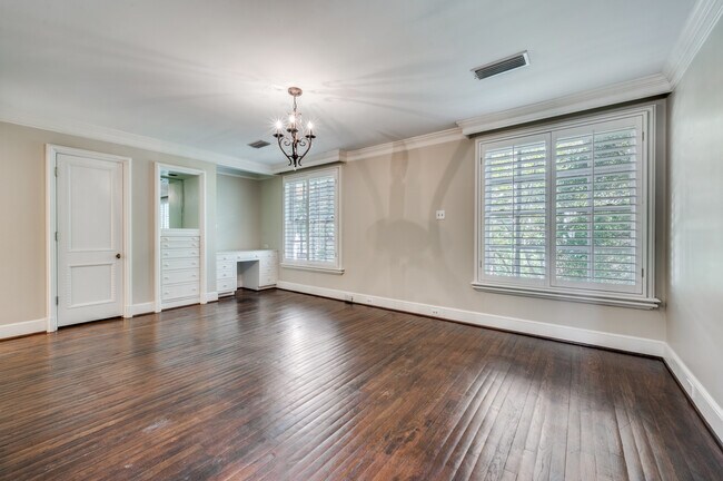 Building Photo - 4520 Westway Ave