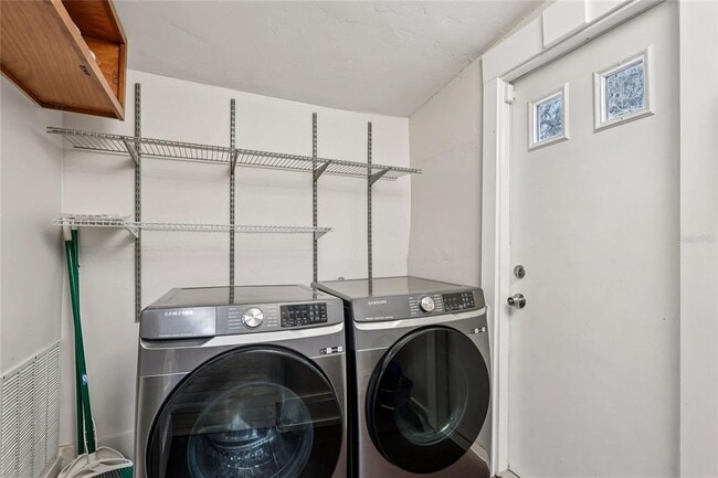 Building Photo - 137 E Grant St