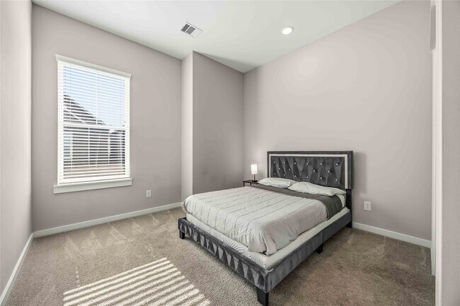 Building Photo - 6713 Parker Grv Ln