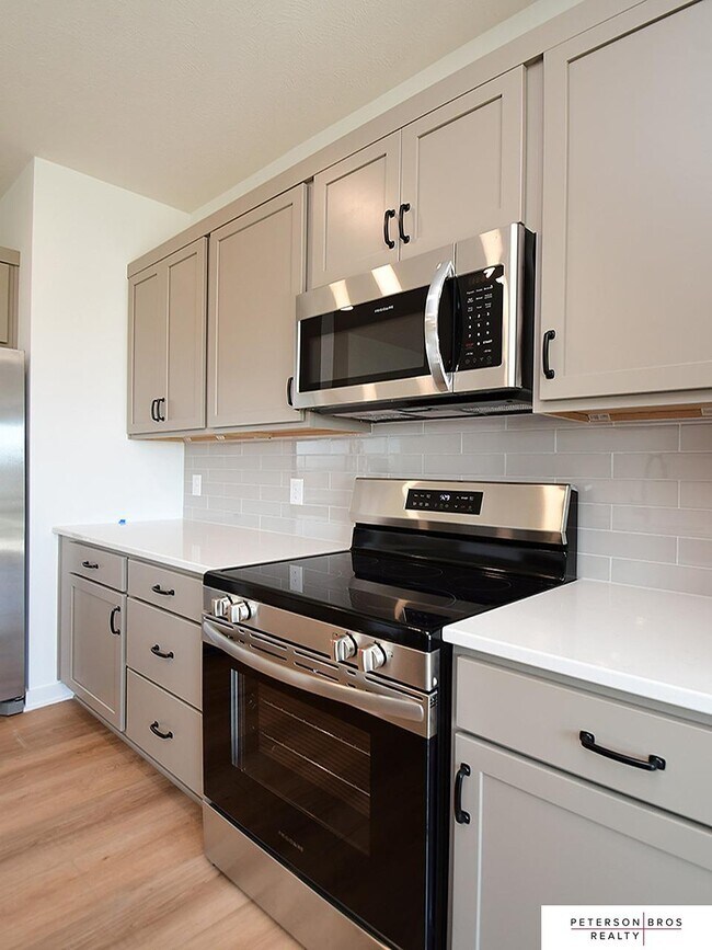 Building Photo - 14806 Bruning St