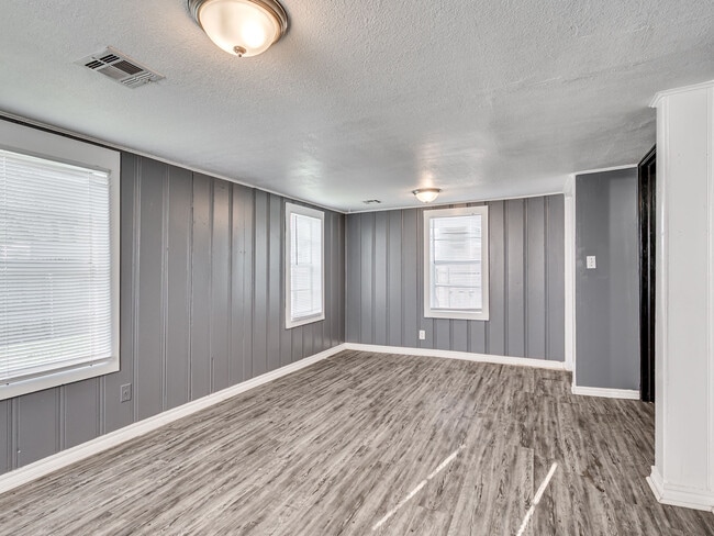 Building Photo - 5810 NW 41st St